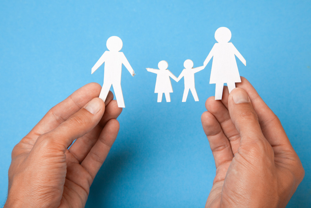 divórcio com filhos menores como fica a guarda e a pensão